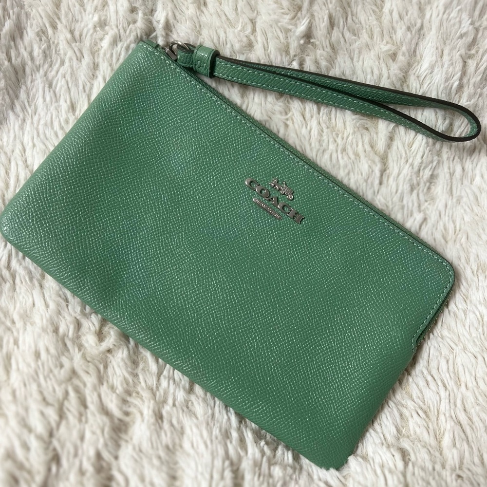 COACH Large Corner Zip Wristlet, sage green